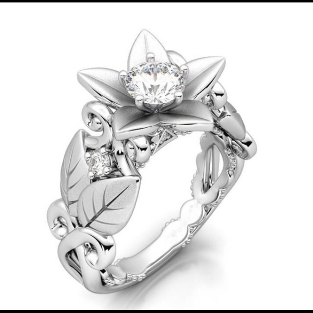 5 Stone Flower 🌸 Ring